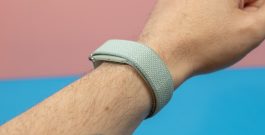 The Fitbit Air is a good wearable weighed down by a chatty AI “coach”